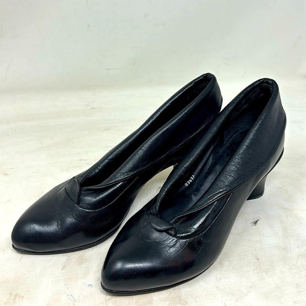 Everybody by BZ Moda lotto black leather cuffed bootie Victorian Hill size 36